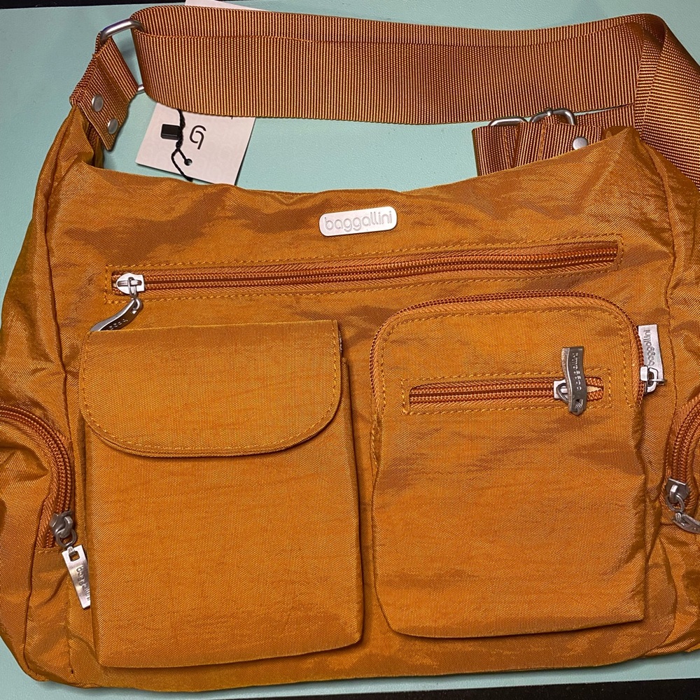 baggallini everywhere bagg orange/tan bag